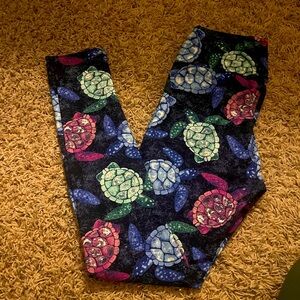 Lularoe sea turtle leggings